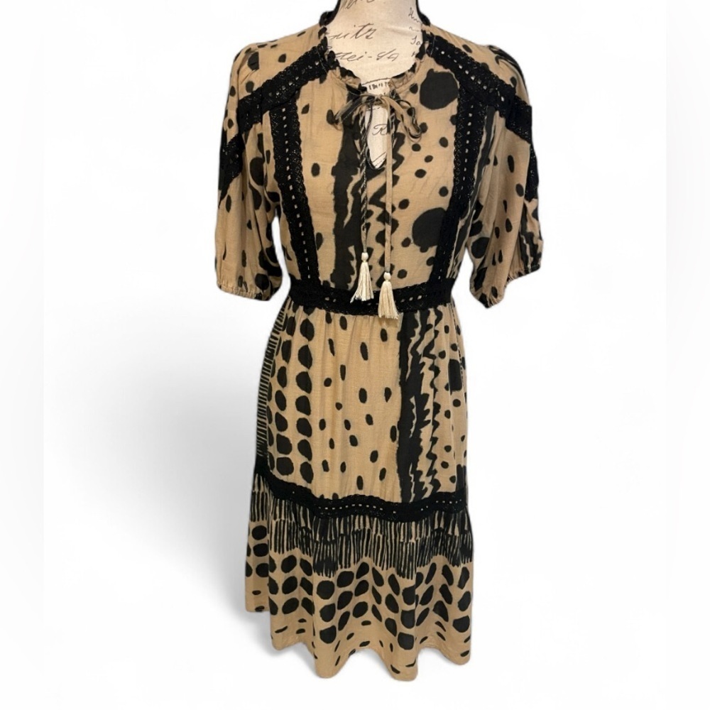 THML Boho Midi Dress – Size M EUC 100%POLYESTER